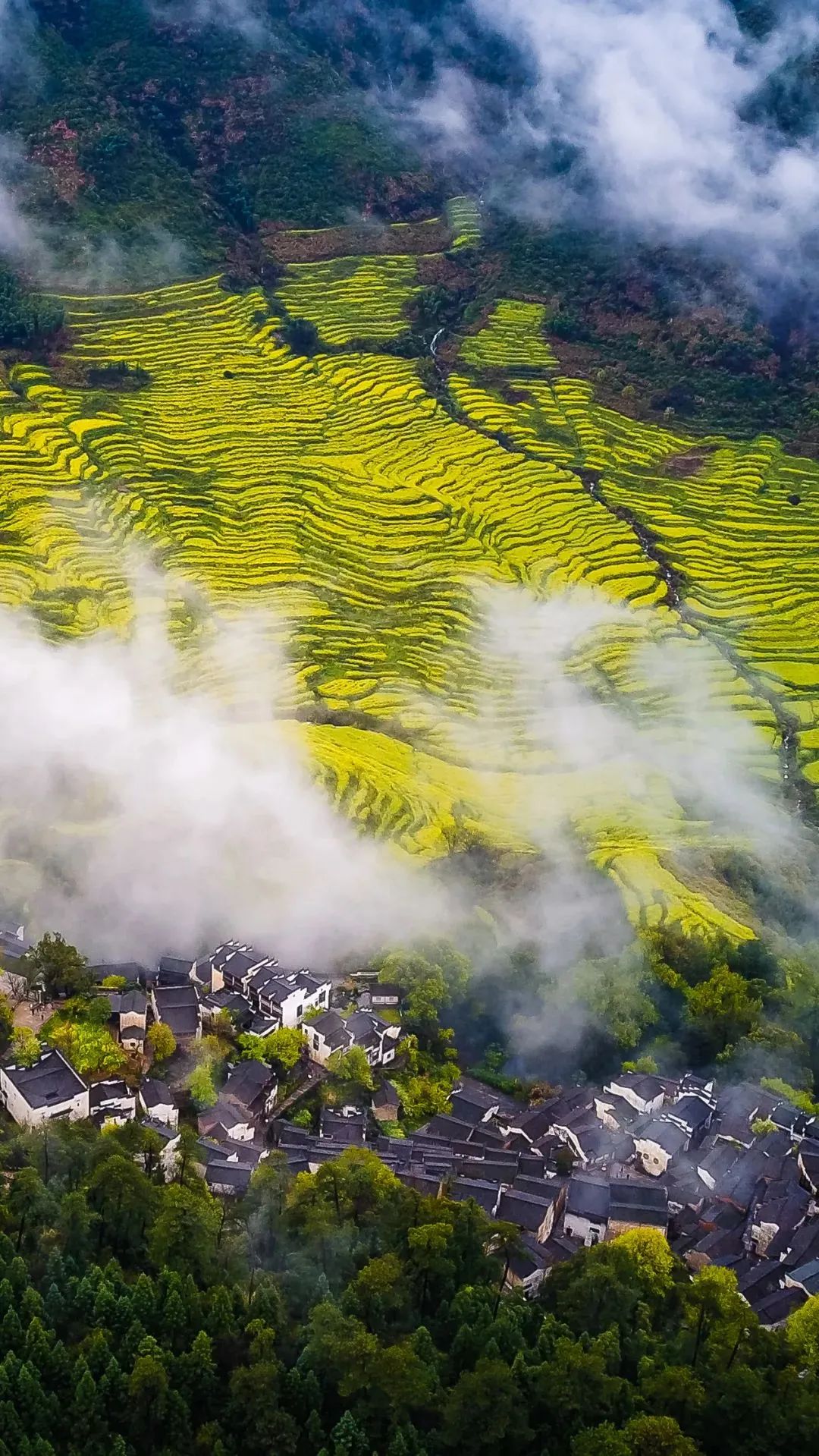 江西古城墙下的宁静时光